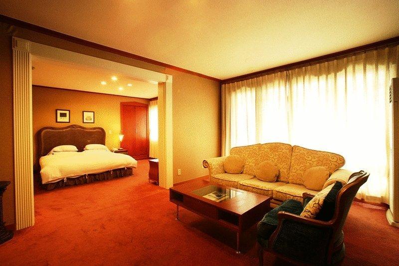 Boeun Lake Hills Hotel Songnisan חדר תמונה
