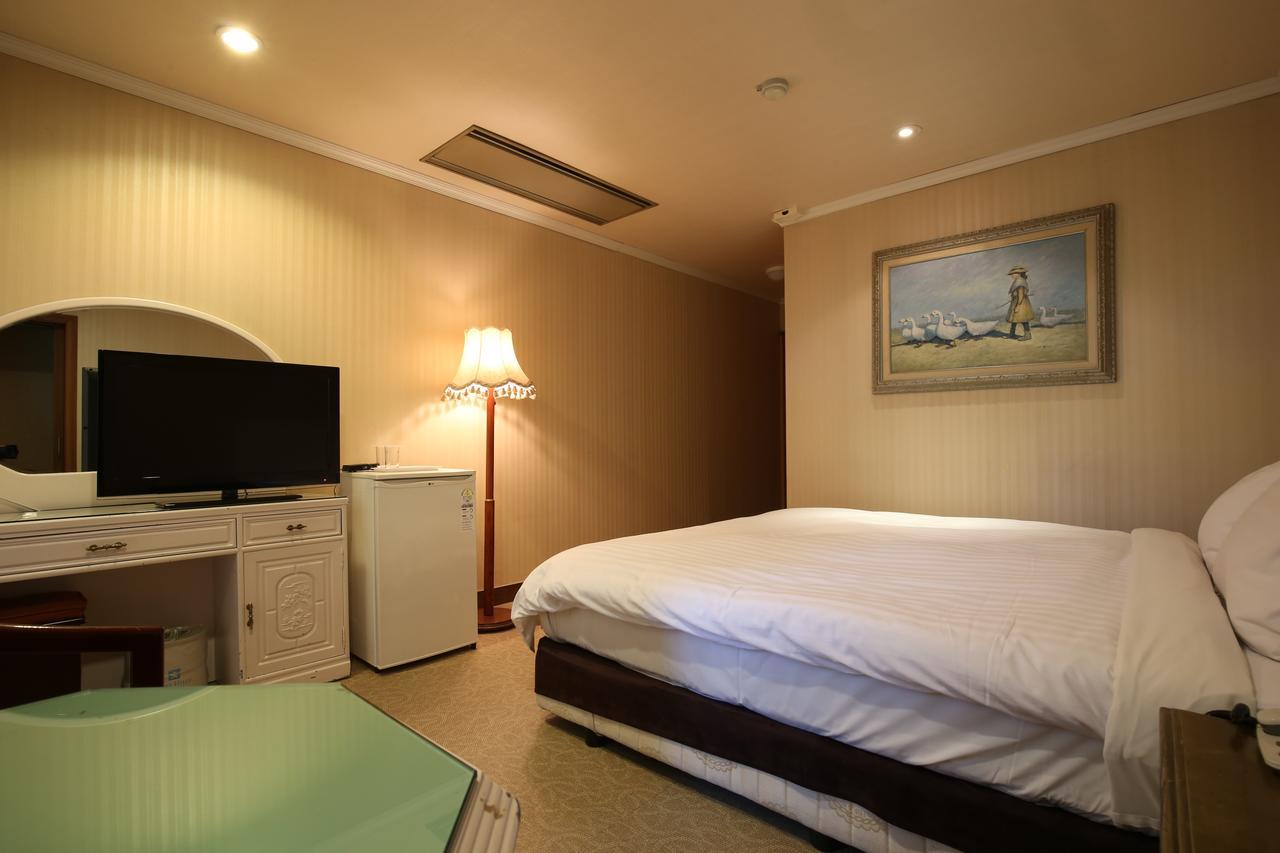 Boeun Lake Hills Hotel Songnisan מראה חיצוני תמונה