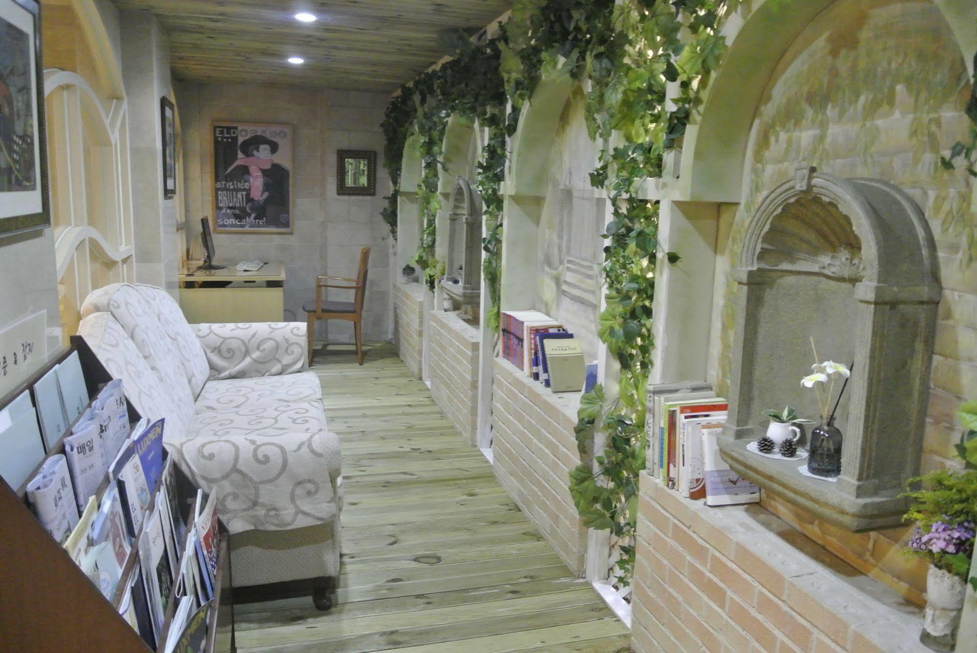 Boeun Lake Hills Hotel Songnisan מראה חיצוני תמונה