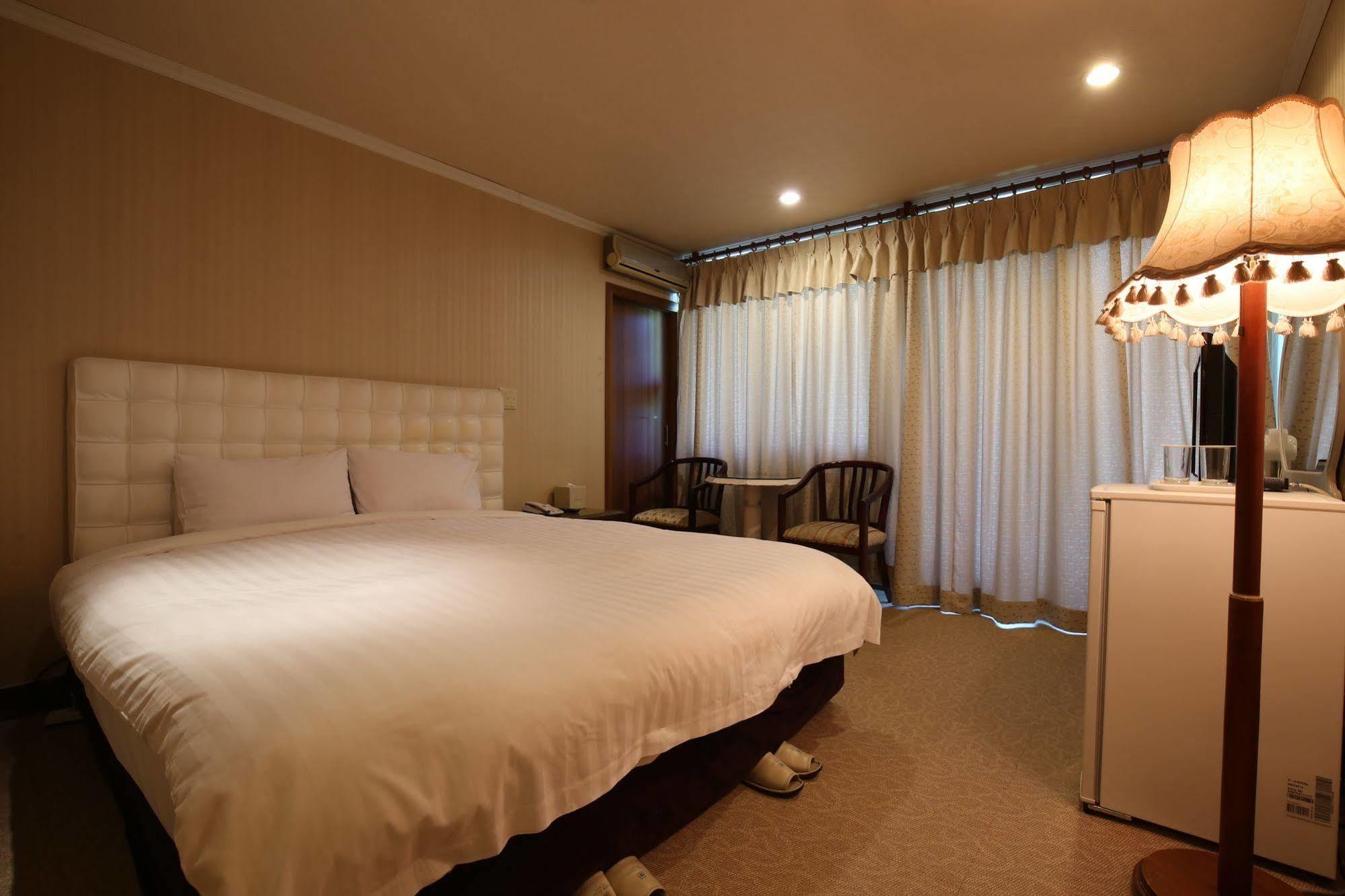Boeun Lake Hills Hotel Songnisan מראה חיצוני תמונה