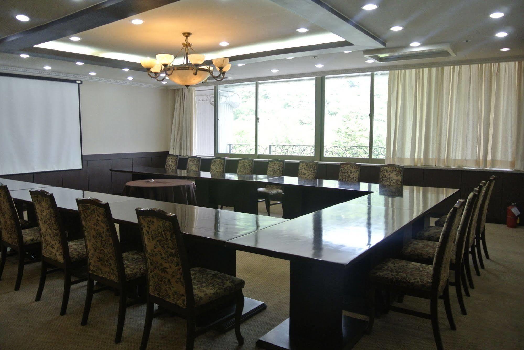 Boeun Lake Hills Hotel Songnisan מראה חיצוני תמונה